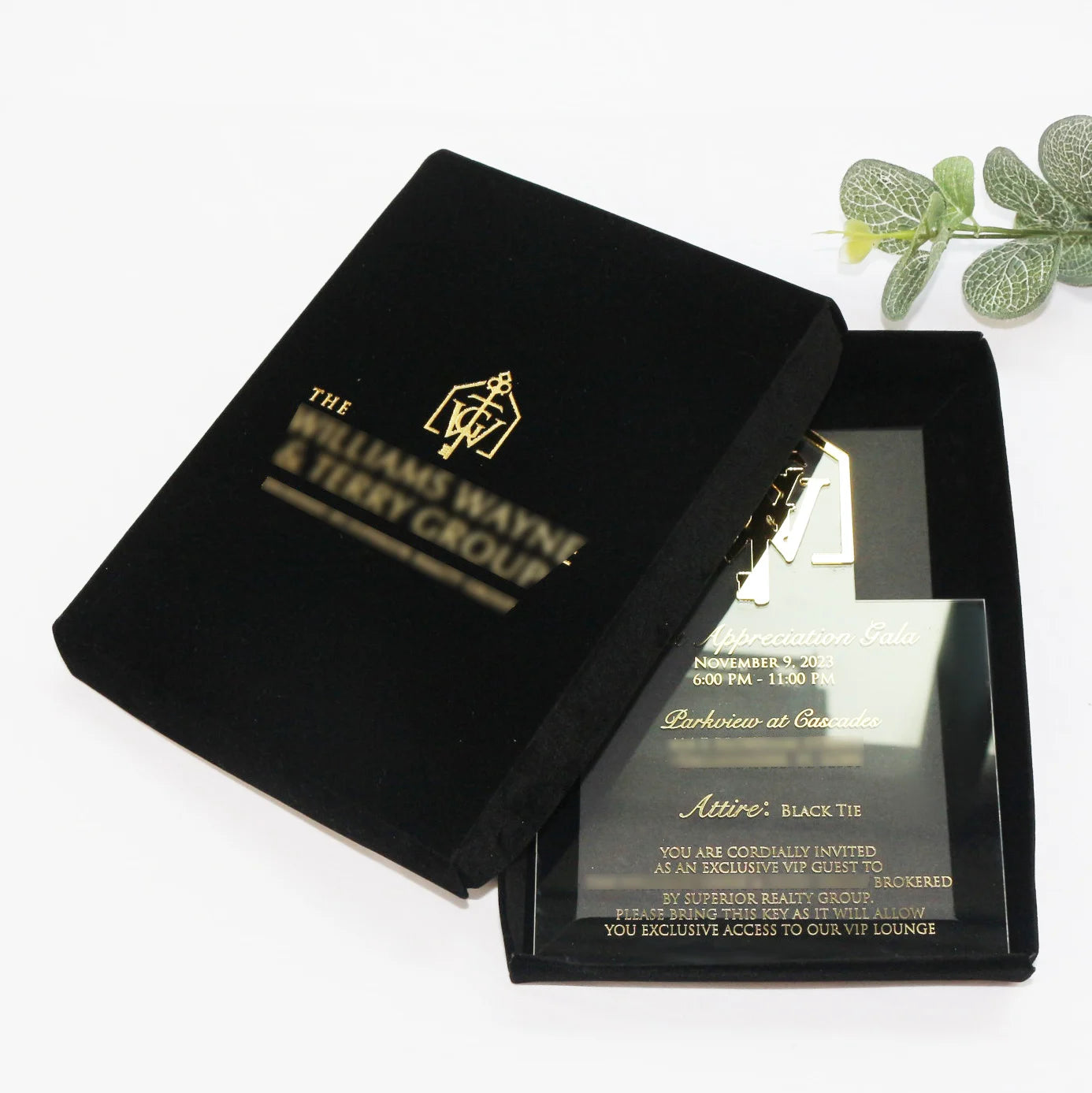 Luxury Navy Blue Velvet Cover Box for Gold Foil Clear Acrylic Acrylic Wedding Card with Wax Seal