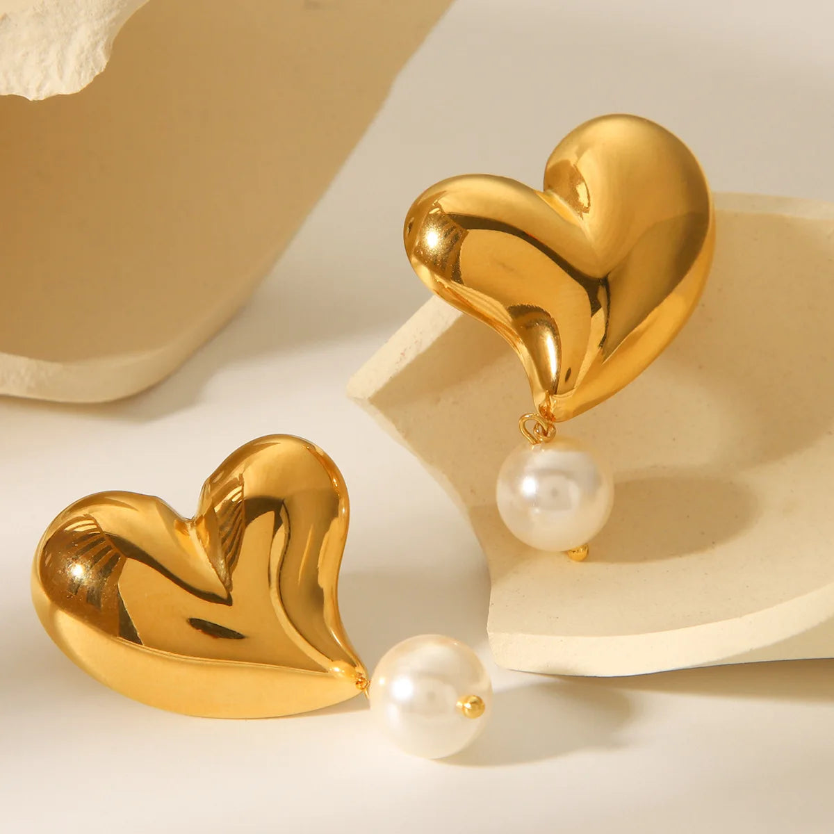 New Arrivals Large Pearl Heart Stud Earrings Fashion Non Tarnish Stainless Steel Gold Plated Irregular Heart-shaped Earrings