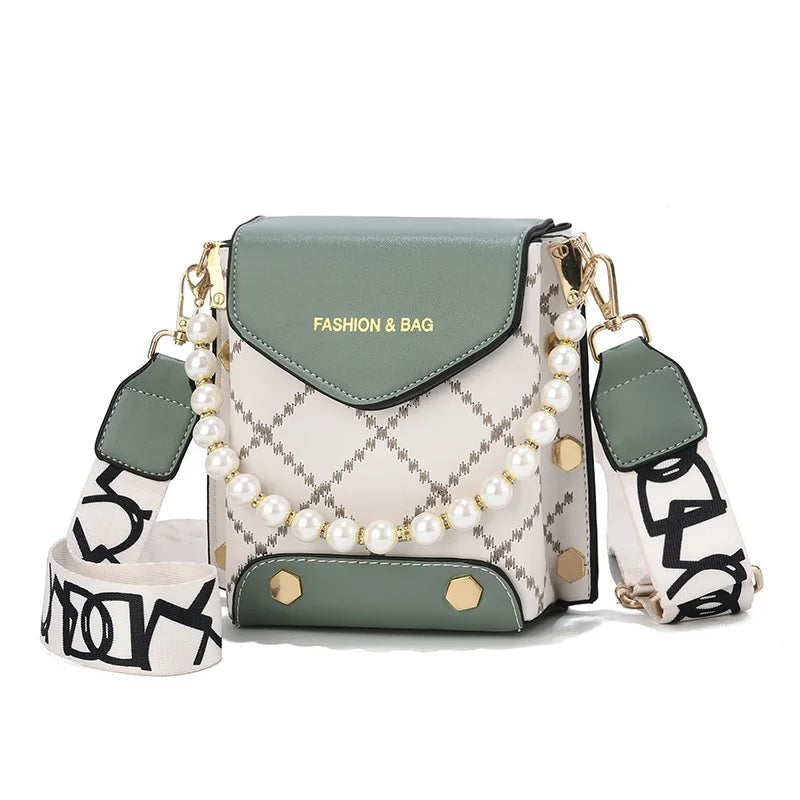 2022 Best-Selling Mobile Phone Bags Casual Tote Shape with Zipper Closure Various Small and Exquisite Designs