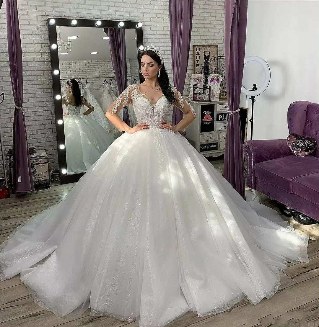 Princess Long Sleeve Wedding Dresses Dubai Church Scoop Neck Lace Appliqued Wedding Gowns Bridal Gowns Sweep Train