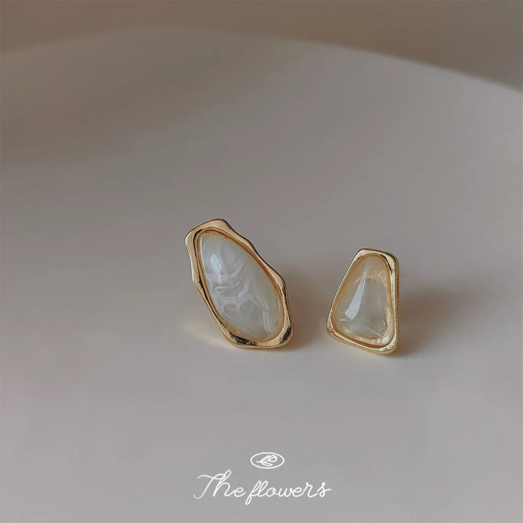 2023 Hot Selling Palace Asymmetrical Needle Retro Amber Earrings14K Gold Filled Stud Irregular Shaped Noble Vintage Earrings