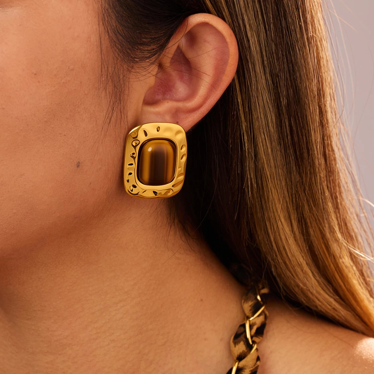 Fashionable Rectangular Hammered Pattern Gemstone Earring Chunky Gold Plated Stainless Steel Natural Stone Waterproof Jewelry