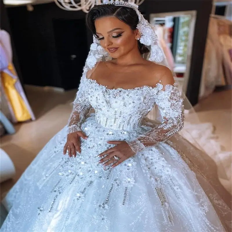 Luxury Crystal Ball Gown Wedding Dress Bateau Glitter Dubai Beads Lace Appliques Beads Bridal Gowns Custom Made Princess Vestido