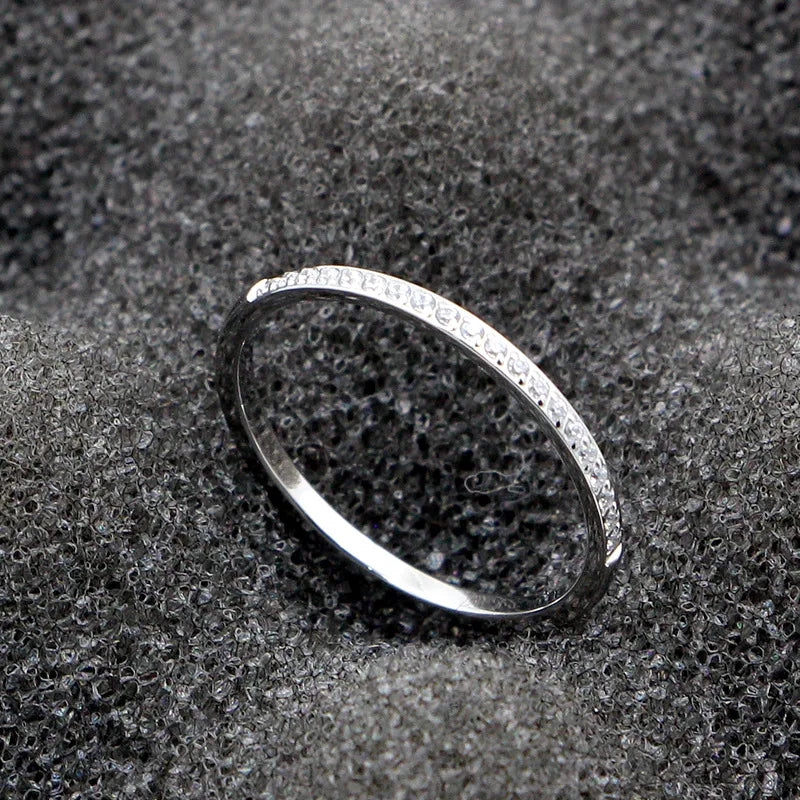Fashion Female Antique Thin 1.5mm White Cubic Zircon Zirconia Anniversary Design Durability Engagement Eternity Ring for Women