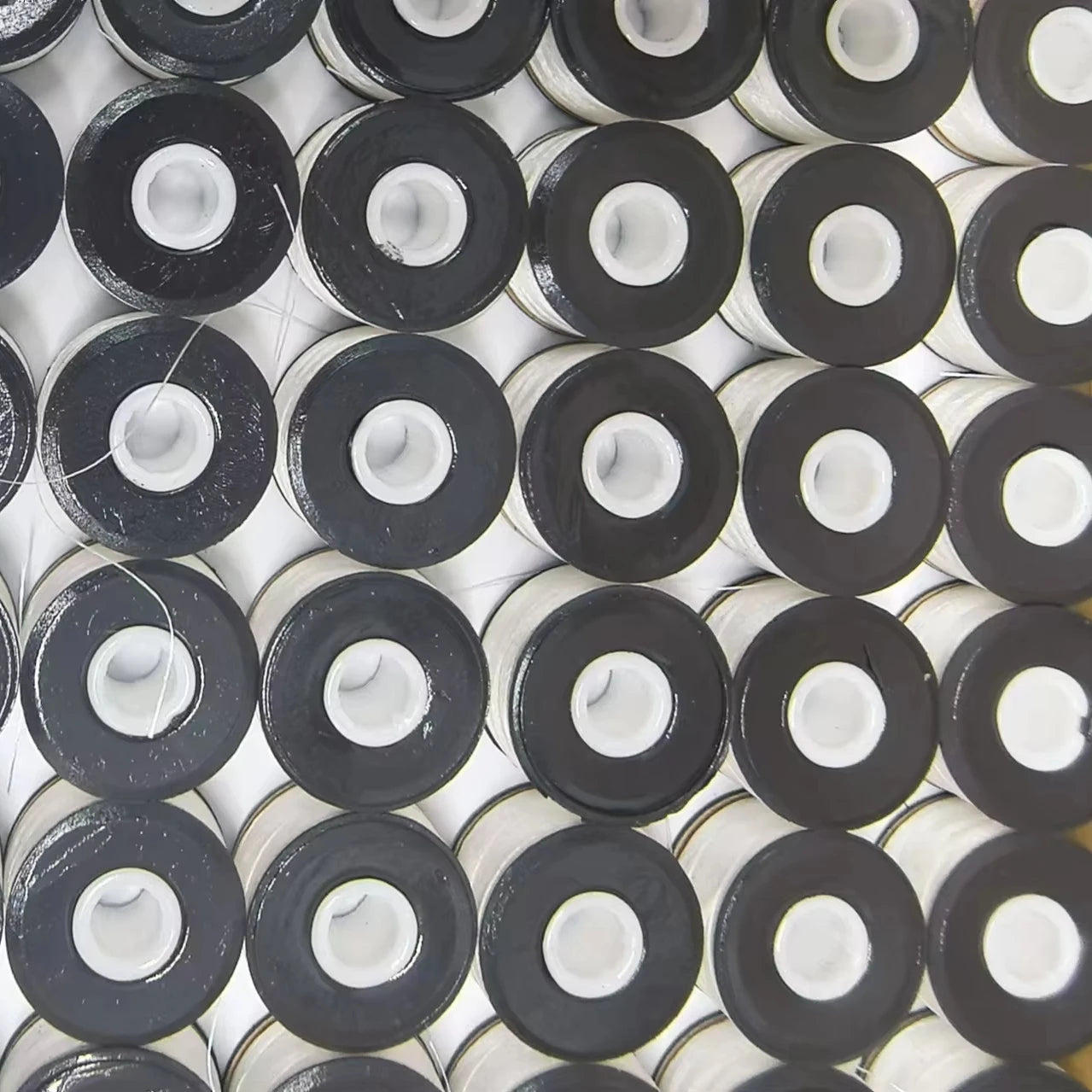 Wholesale 70D/2 100% Polyester Magnetic Side Embroidery Pre Wound Bobbins Thread Sewing Thread Embroidery Bobbin Thread