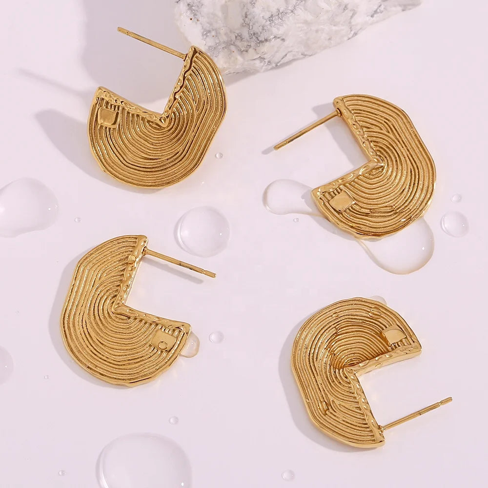 Dreamshow Romantic French Style Engraved Stud Earrings for Women 18k Gold Plated Stainless Steel Earrings Jewelry Women
