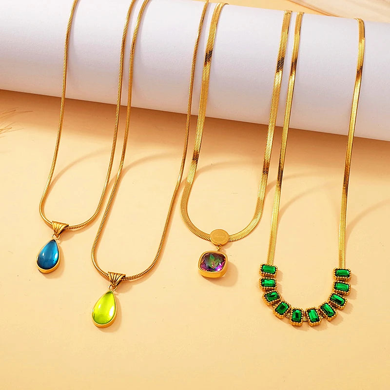 Wholesale Stainless Steel Choker Ladies Necklace Snake Bone Chain Crystal Gold Plated Stone Fashion Pendant and Charms Jewellery