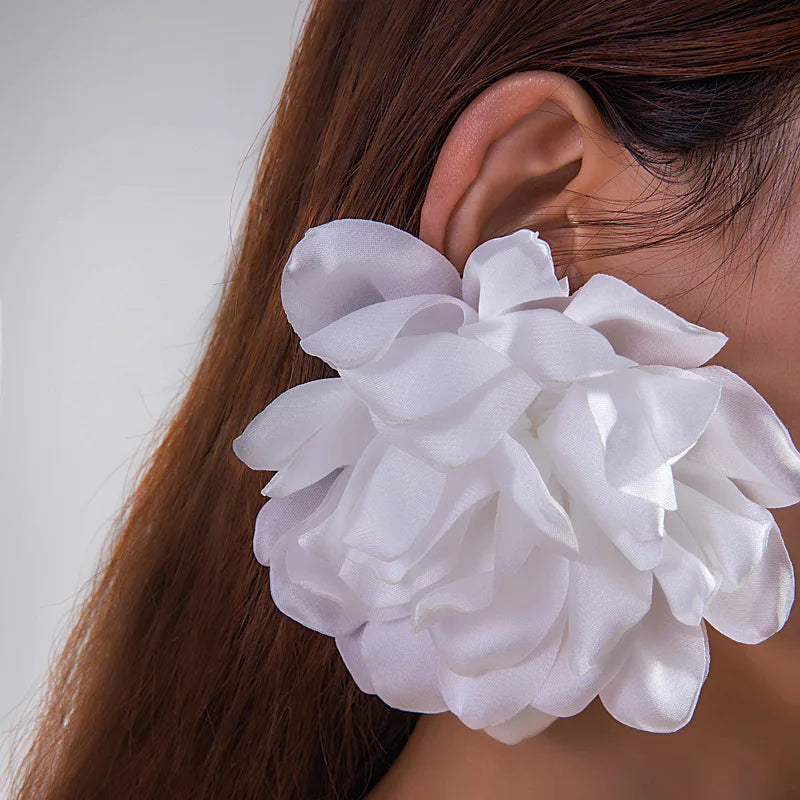 Kaimei Fashion Jewelry White Flower Earrings Personalized Ethnic Style Plush Fabric White Big Flower Petal Bohemian Earrings