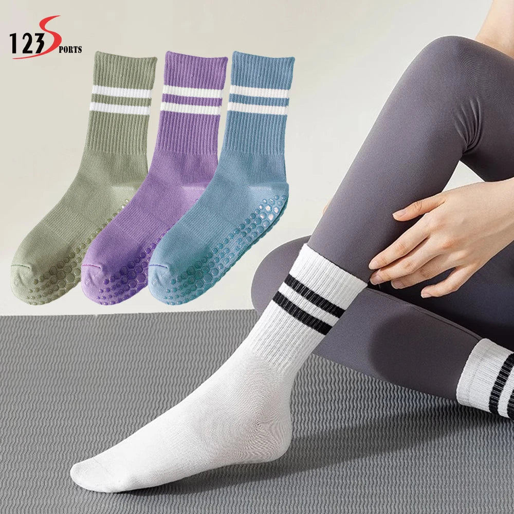 Environmental Protection Wear Resistance and Non-Slip Pilates Reformer Socks for Yoga Training