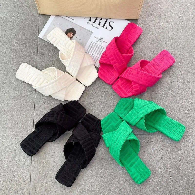 Winter Cozy Flat Furry Soft Comfortable Fashion Fur Indoor Outdoor Faux Shearling Cross slippers for Women