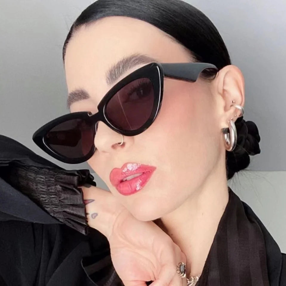 New Triangle Cat-eye Sunglasses Anti UV Shades Y2K at a Loss Durable Small Frame Sun Glasses for Women Men
