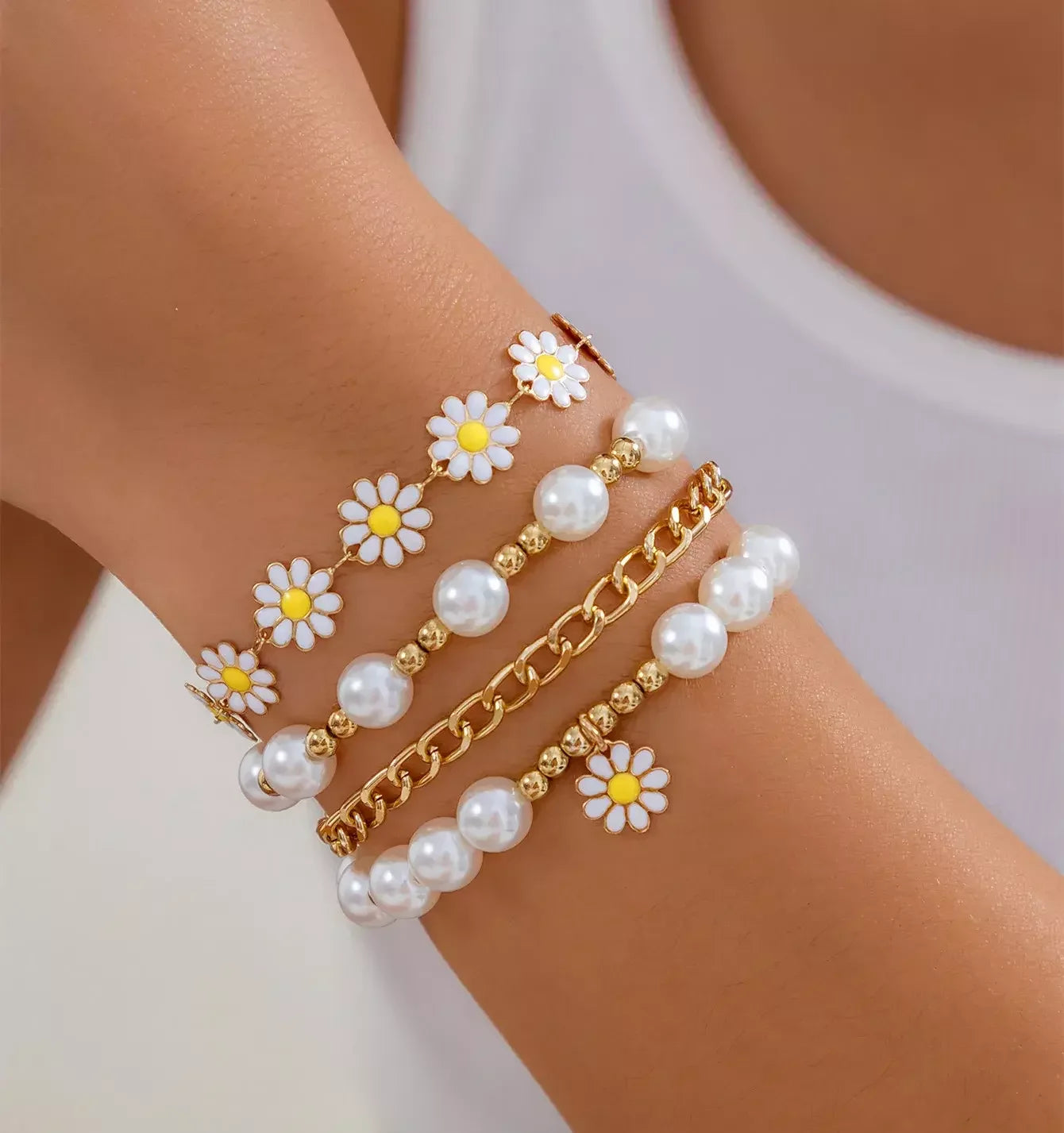 4Pcs/Set Korean Fashion Sweet Sunflower Pendant Bracelets for Women 2024 Trending Kpop Small Flower Chain Bangles Couple Jewelry