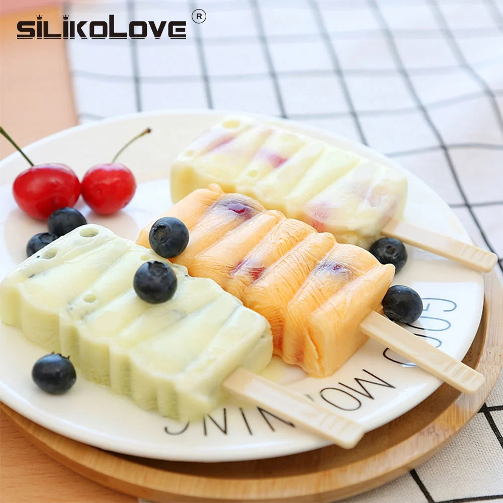 4 Cavity 3D Silicone Ice Cream Mold Popsicle Molds Maker Frozen Molds with Sticks