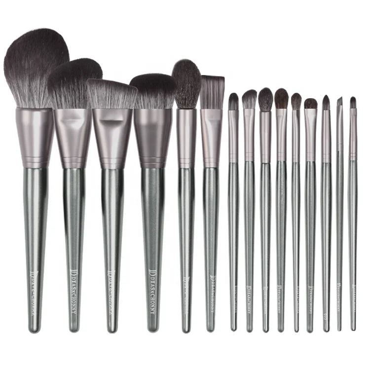 Wholesale Silver 15 Powder Highlighter Wood Large Eyeshadow Face Flat High Quality Goat Hair Foundation Luxury Makeup Brushes