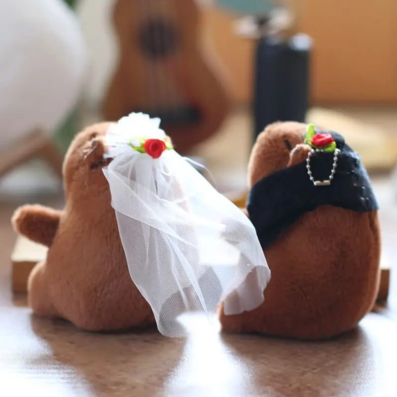 Romantic Wedding Dresses Capybara Plush Keychain Stuffed Animal Toys Capibara Couple Doll Pendant Wedding Decoration & Supplies