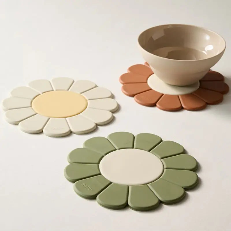 Hot Sale Creative Sunflower Silicone Dining Table Anti-Scalding Pot Holders High Temperature Resistant Trivet Mat for Kitchen
