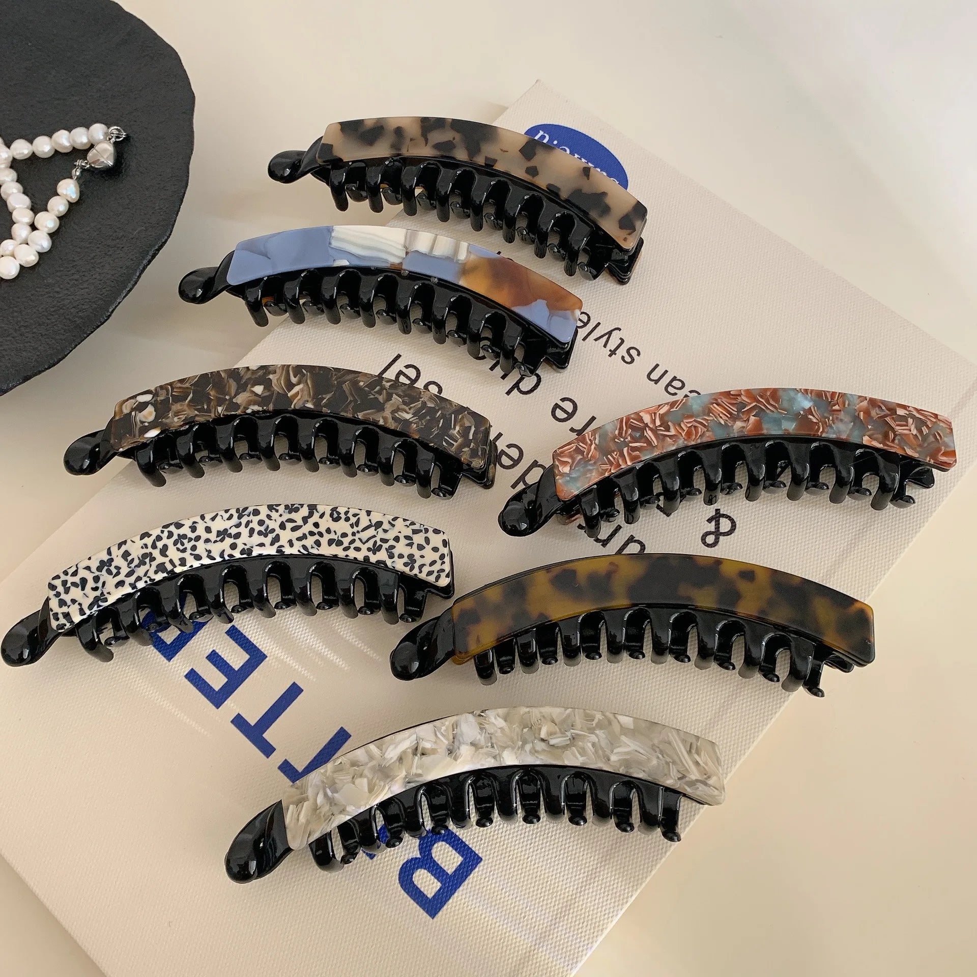 YHJ Hot Sale Classic Design Acetate Banana Hair Clip Fashion Vintage Leopard Hair Clip Women Large Simple Clip Color Custom