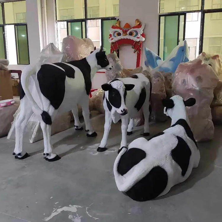Fiberglass Cow Sculpture Large Size Cow Statue for Farm Decoration