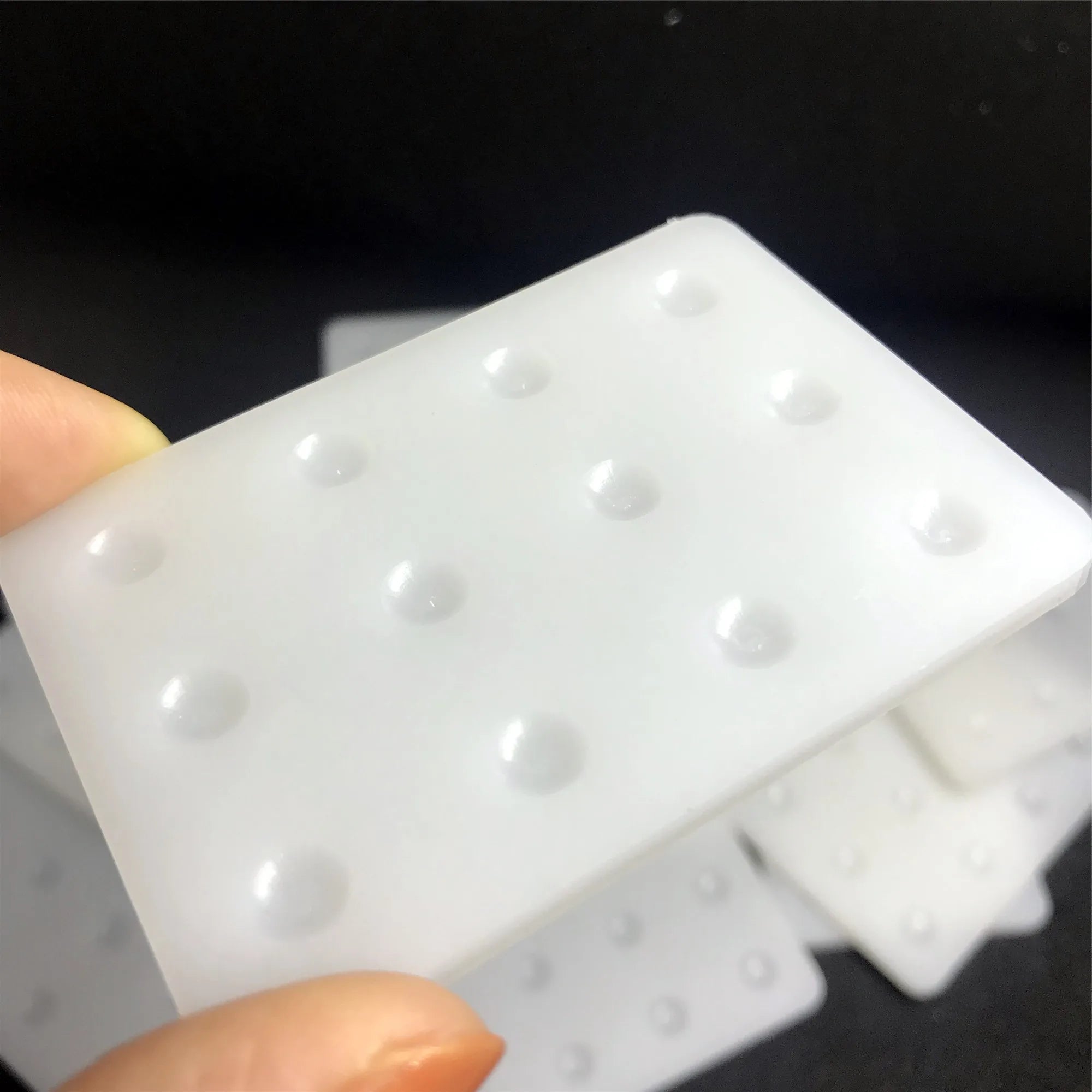 Wholesale 12 Holes Reusable Washable  Eyelash Extension HDPE Lash  Adhesive Glue Holder  Trays