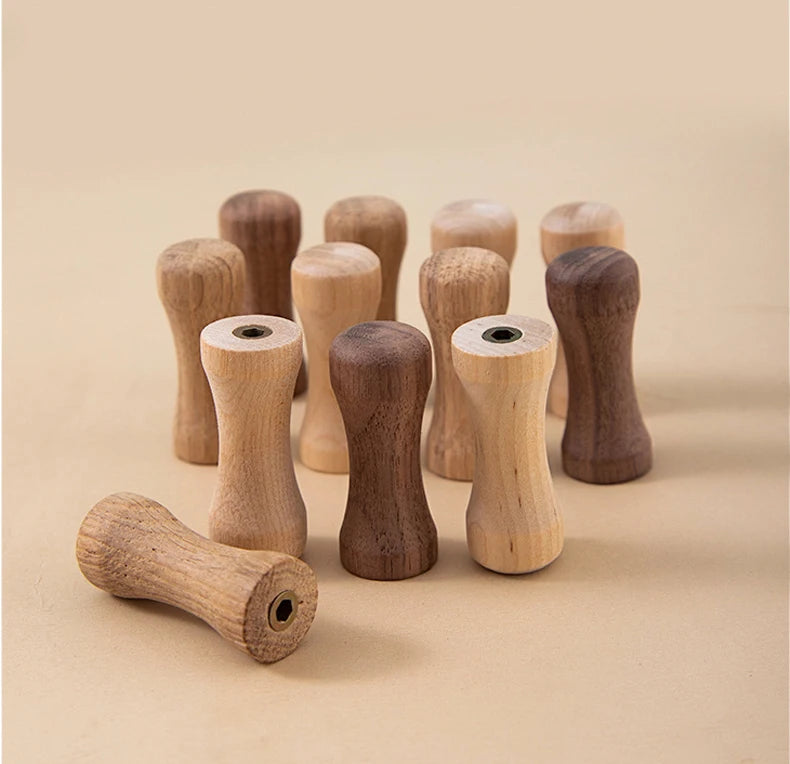 Tailai Wholesale Wooden Art Craft Wall Mounted Walnut/Oak Hook Household Wall Storage Coat Hook Vintage Wall Hanging Wooden Hook