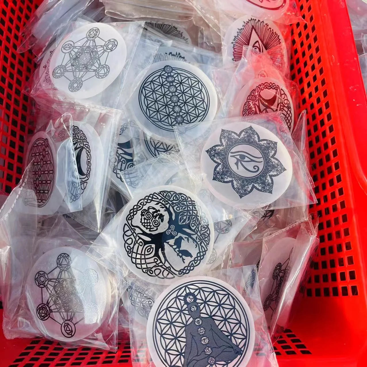 Wholesale Selenite Plate Applique Selenite Slab Engraved Chakra Symbol for Yoga Spiritual Meditation for Fengshui
