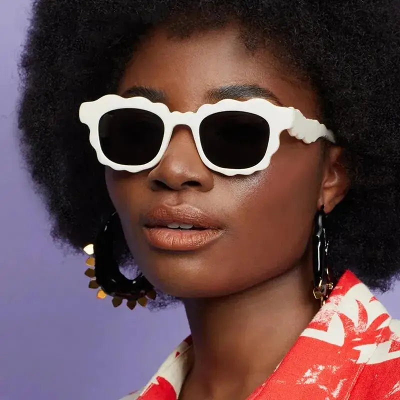 2025 Latest Irregular Jelly Color Personalized Sunglasses Wave Shaped Clear Gradient Solid Shades Men Women Unique Sunglasses