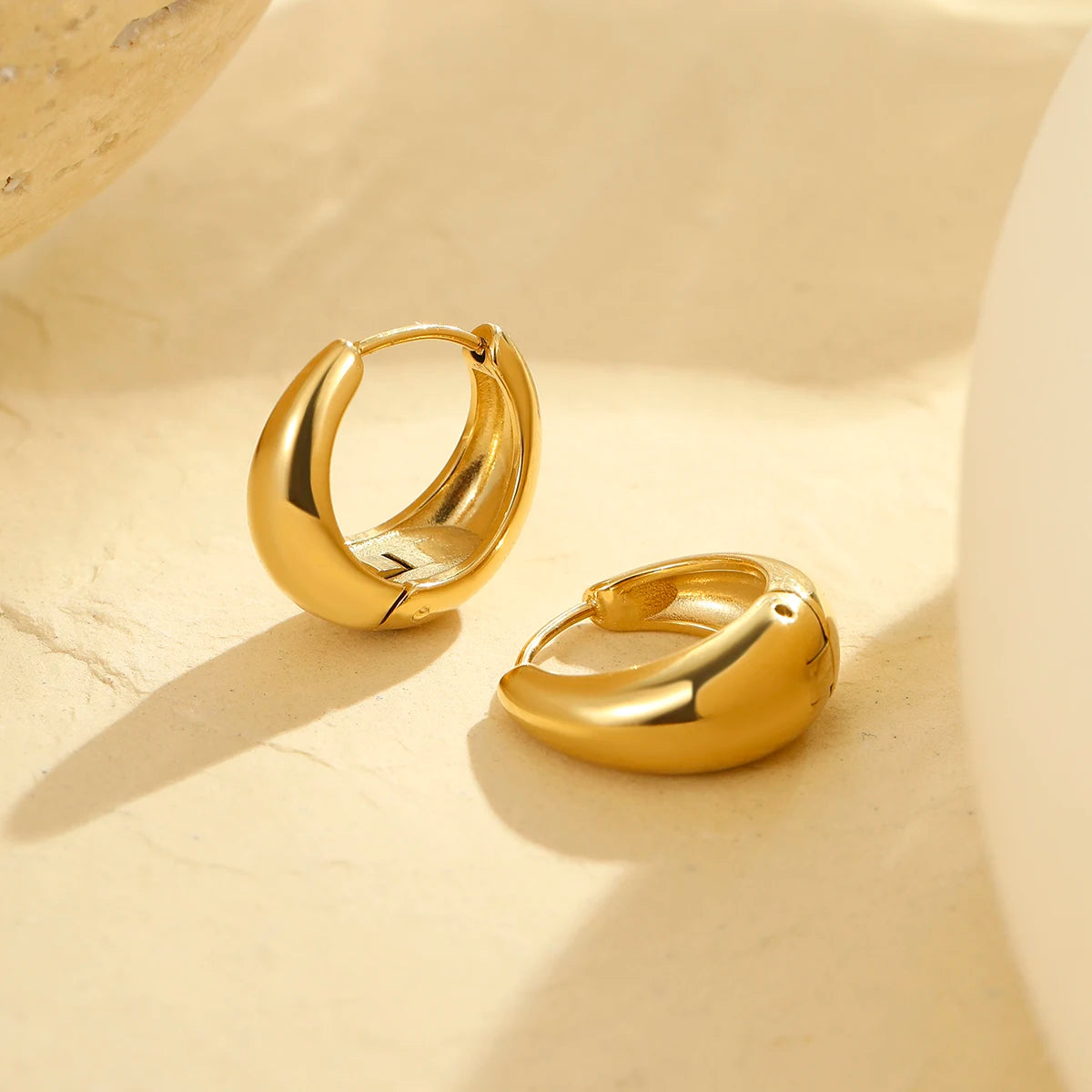 Dainty 18k Gold Plated Blank Hoop Huggie Earrings Chunky Glossy Stainless Steel Geometric Hollow Hoop Earrings