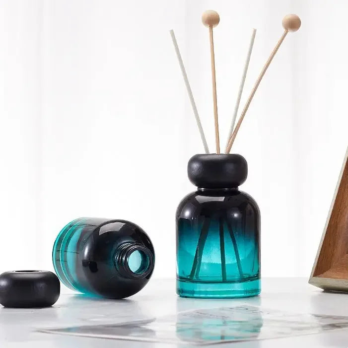 Ready to Ship Cheap Price 100ml 150ml Empty Round Transparent Gradient Green Color Wooden Lid Glass Reed Diffuser Bottle Luxury
