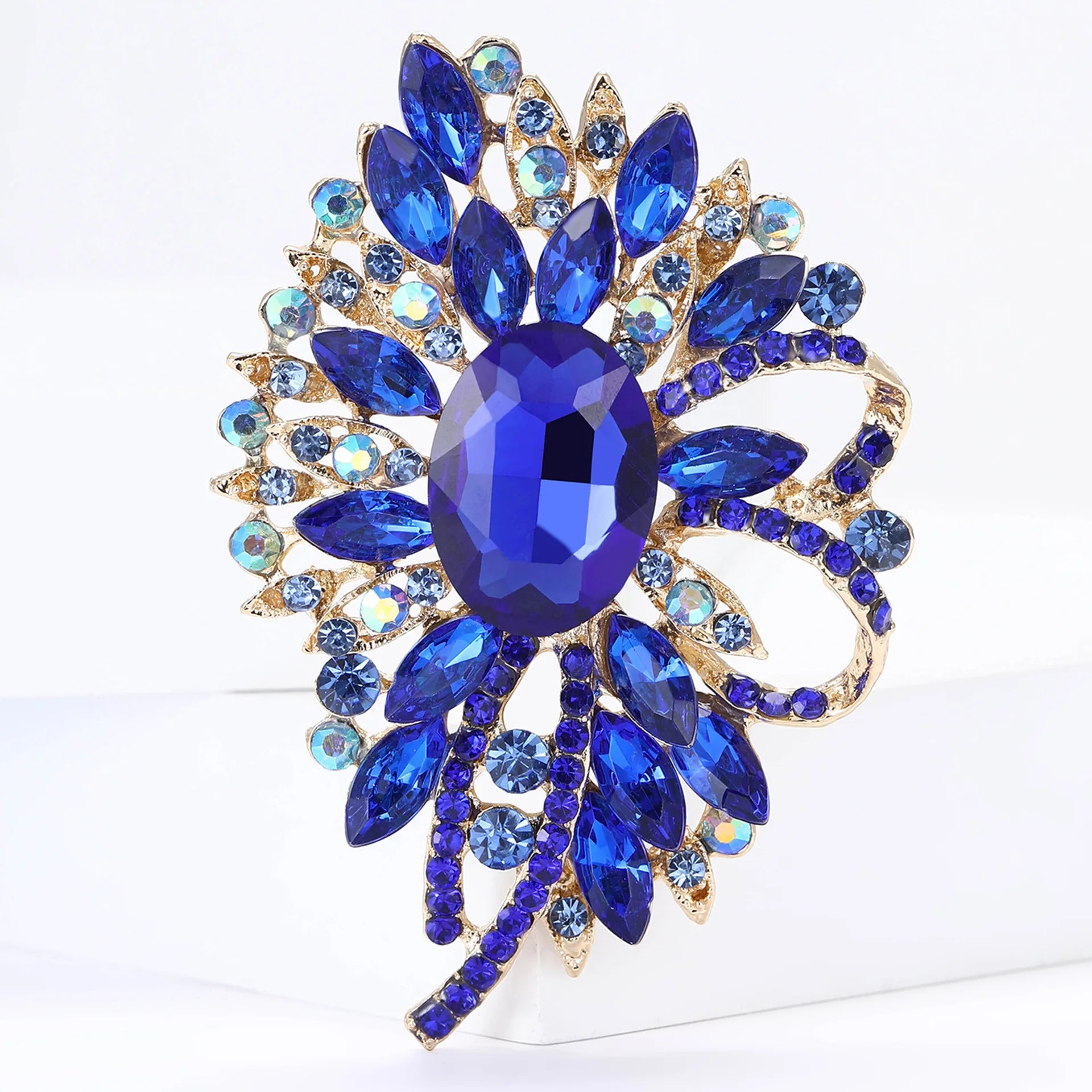 Shinny Jewelry Alloy Crystal Rhinestone Flower Brooch Wedding Gift for Women Girls Ladies Elegant Lapel Pin Clothing Accessory