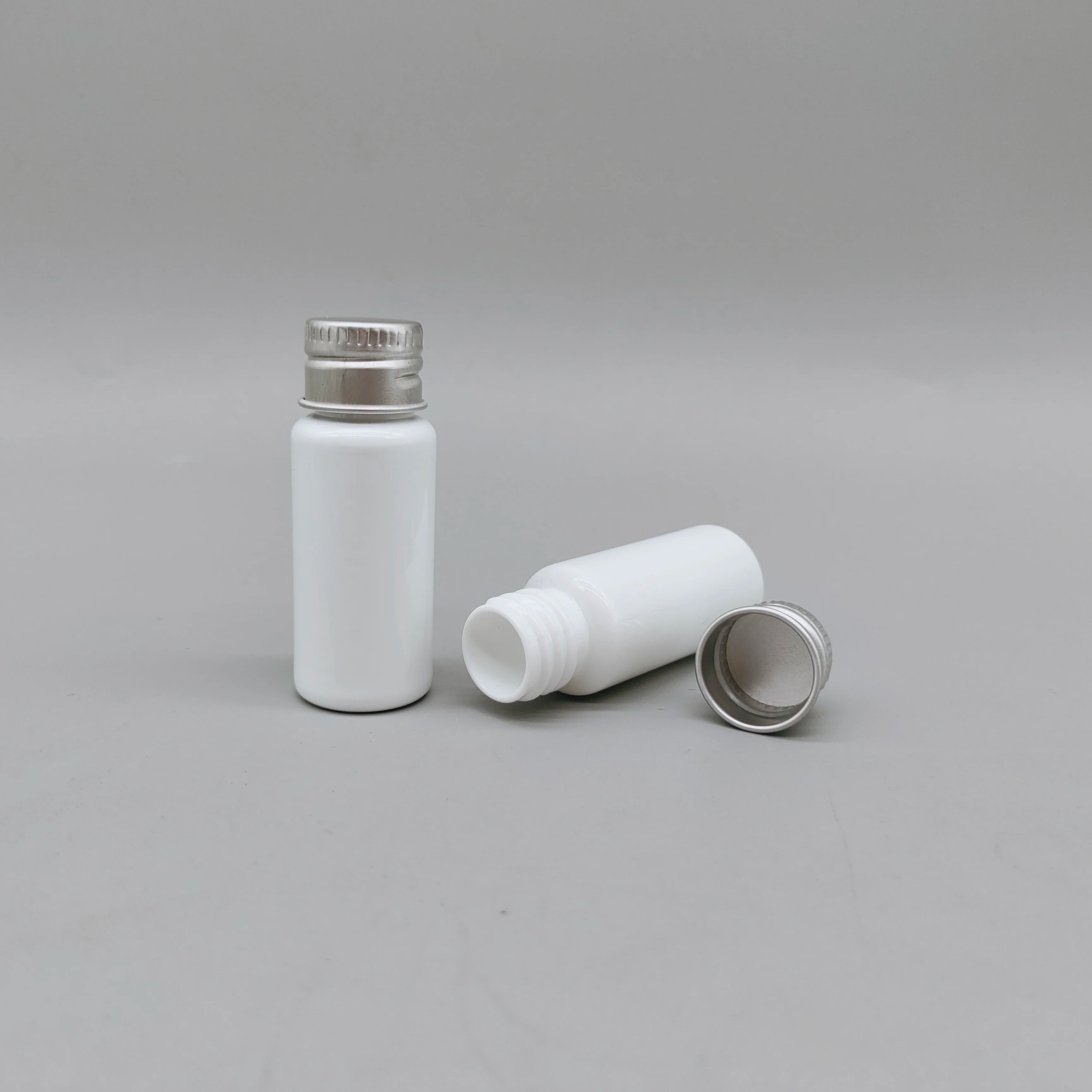 15ml Transparent Square PET Bottles with PP Screw Cap for Essential Oil Lotion & Skin Care Serum Use Screen Printed