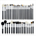 2025 New Black Luxury Makeup Brush Wholesale Wood Handle Private Label 42pcs Professional Makeup Brush Set