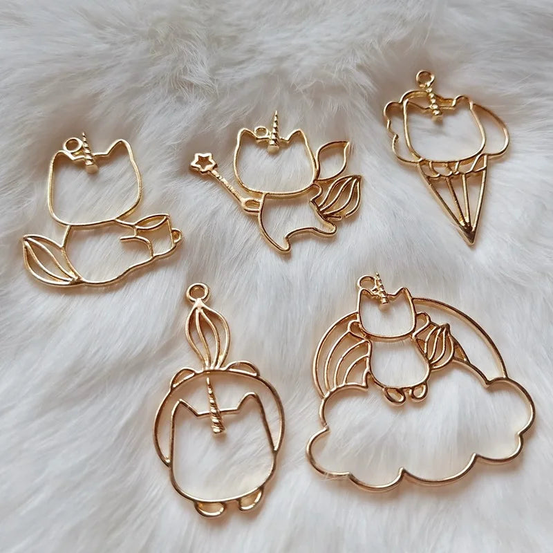 Cat Shape Hollow Frame Open Back Bezel Pendant UV Resin Pressed Flower Jewelry Making Tibetan Style Antique