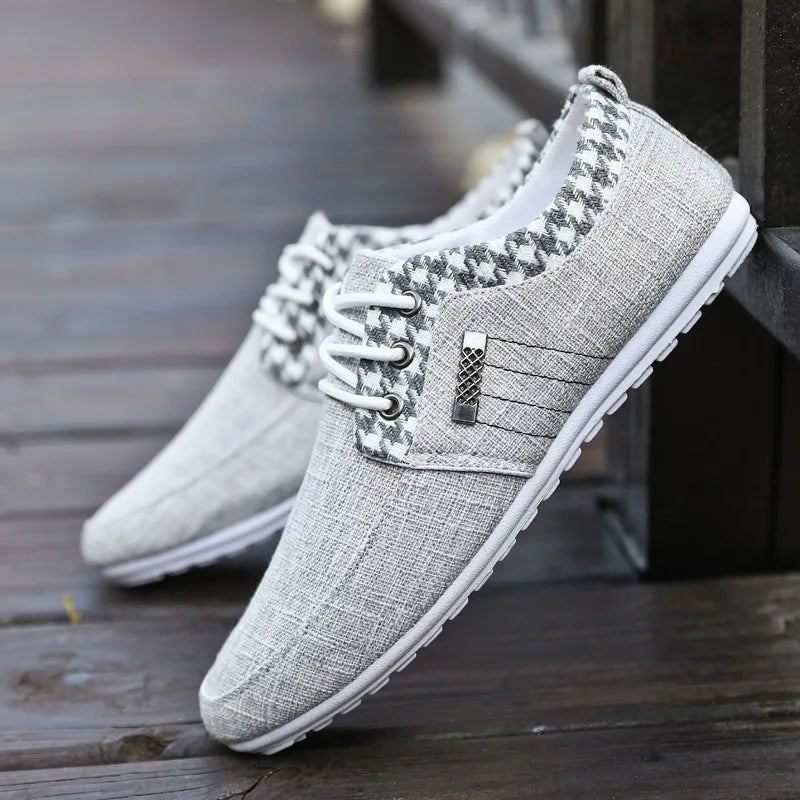 New Design Factory Wholesale Custom Casual Fashion Lazy Person Canvas Soft Sole Flat Comfortable Men Canvas Shoes