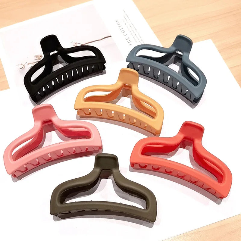 YiYi 2021 New Design Elegance Hair Claw Clip Plastic Hair Claw Matte Candy Color Big Hair Claw Women MegaBDM