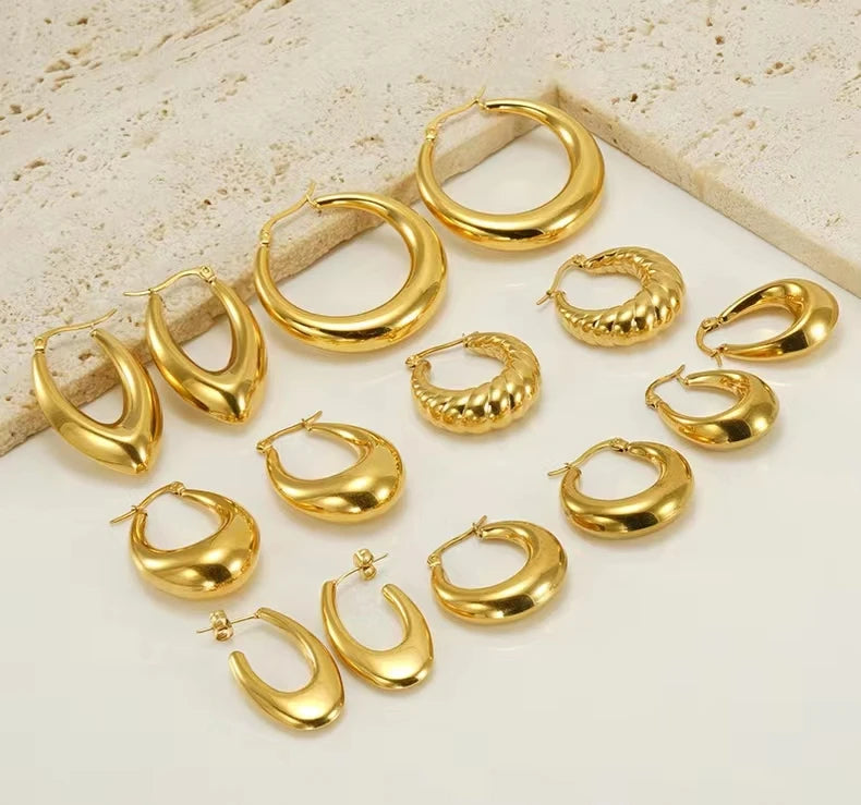 Wholesale Indian Fashion Stainless Steel Big Hoop Earrings Hollow Design Gold Moon Shape for Girls' Wedding Anniversary Gift