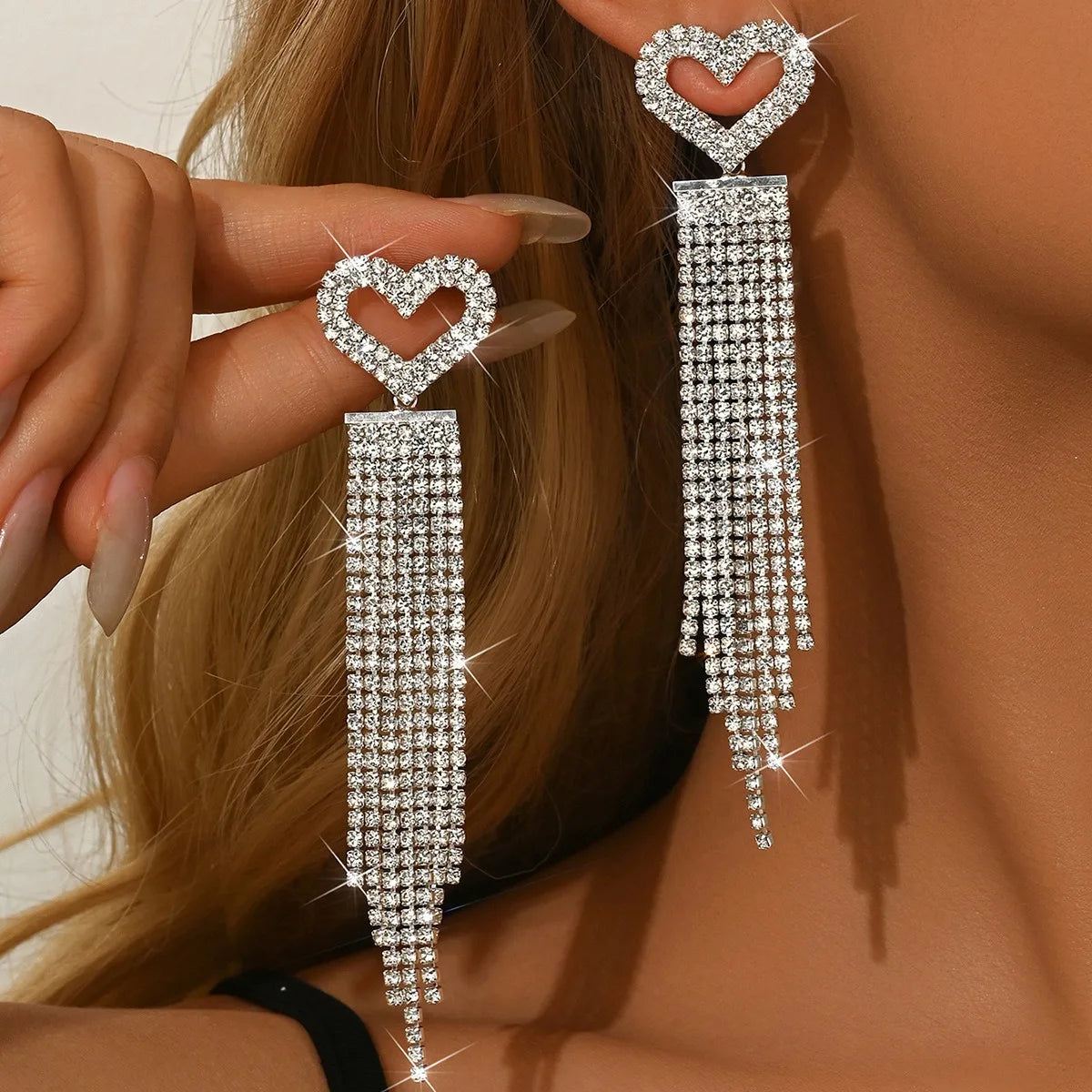 Valentine's Day Women's Stud Earrings Popular Hollow Heart Tassel Shining Heart Rhinestone Bridal Jewelry Cooper Material
