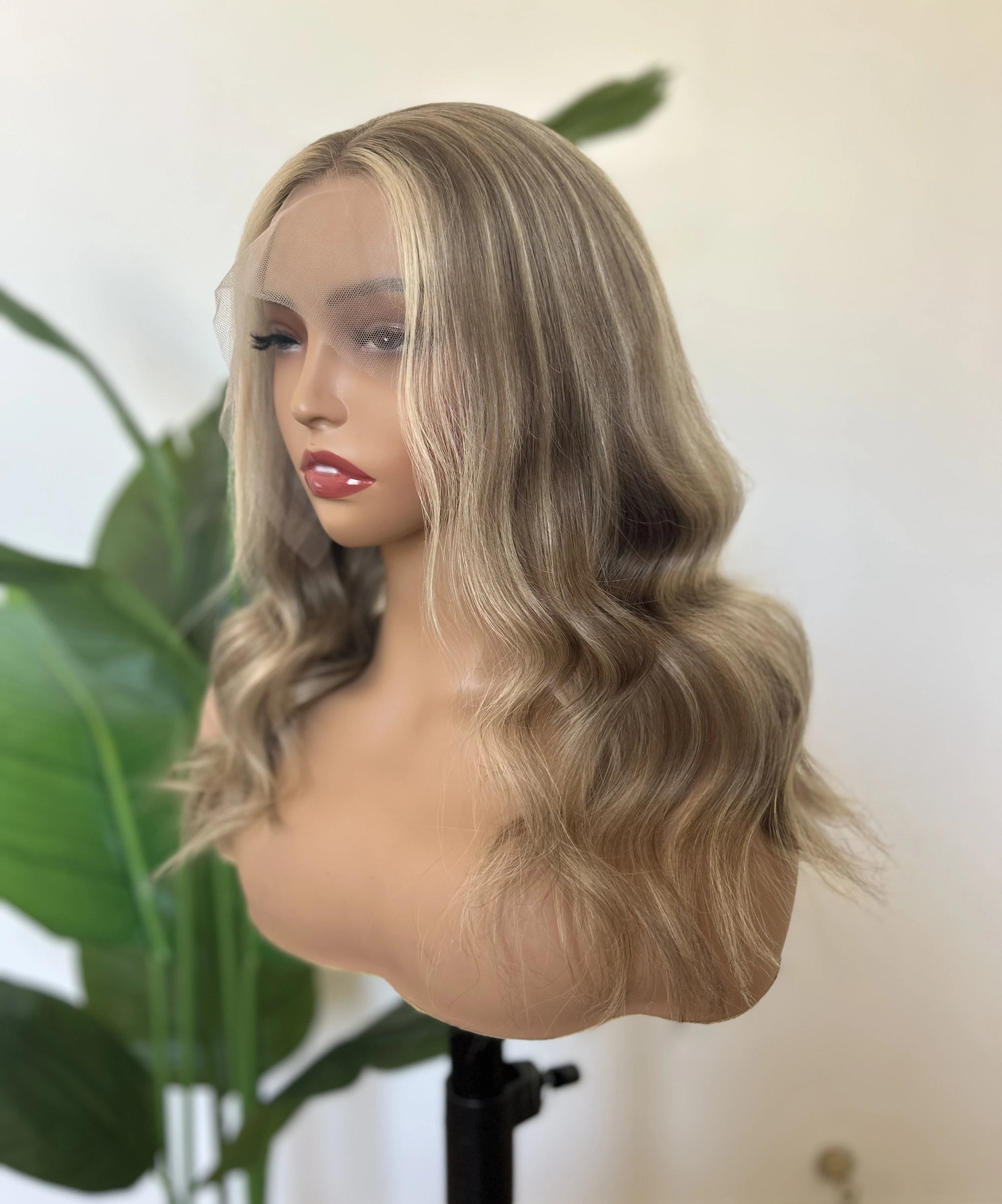 Top Quality Virgin Human Hair Wigs Body Wave Cuticle Aligned Lace Frontal Highlights Blonde Color HD Lace Front Wig