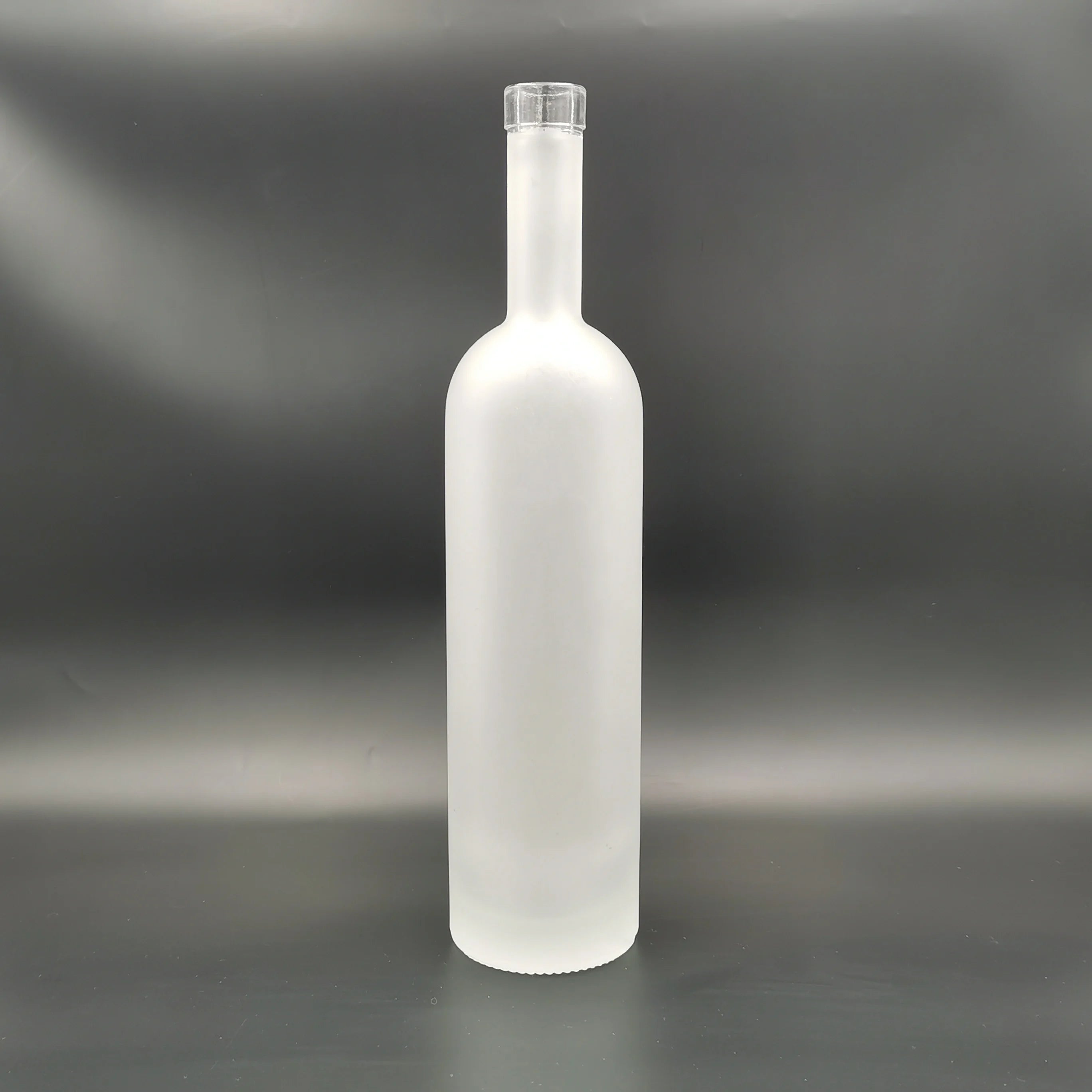 Customized Logo Manufacturer 750ml Round Crystal White Flint Glass Frosted Spirit Vodka Bottle with Cork
