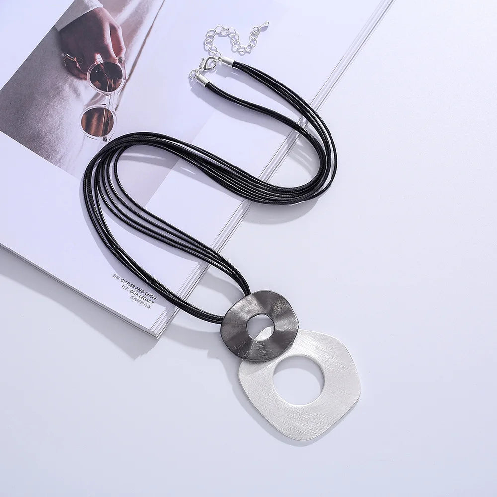 Minimalist New Design Black Multi Rope Strand Pendant Necklace Irregular Loop Circle Ring Pendant Sweater Chain Necklace