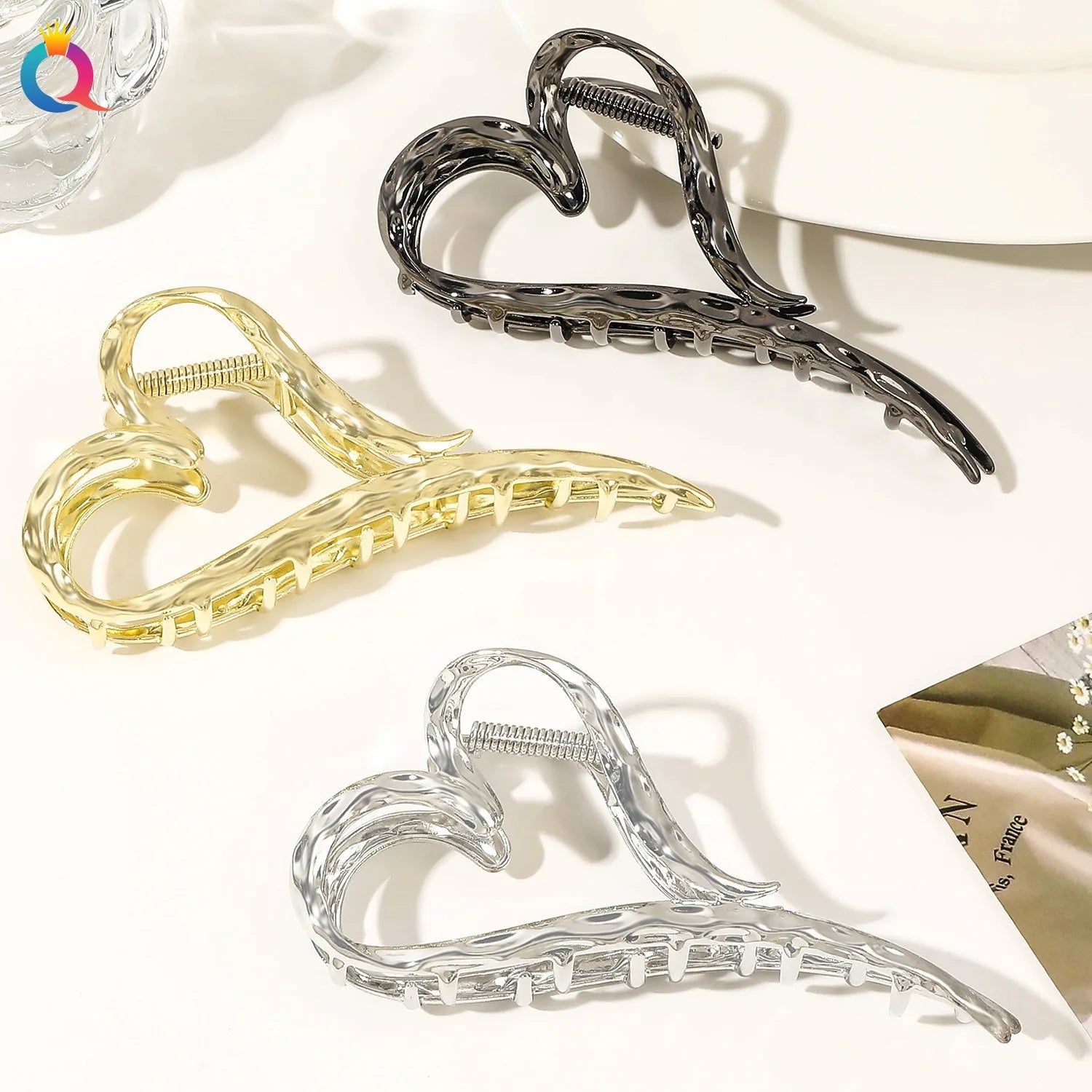 QIYUE Metal Hair Clip Large Shark Hair Clip Liquid Heart Hairpin Temperament High Sense Metal Heart Hair Claw Clip