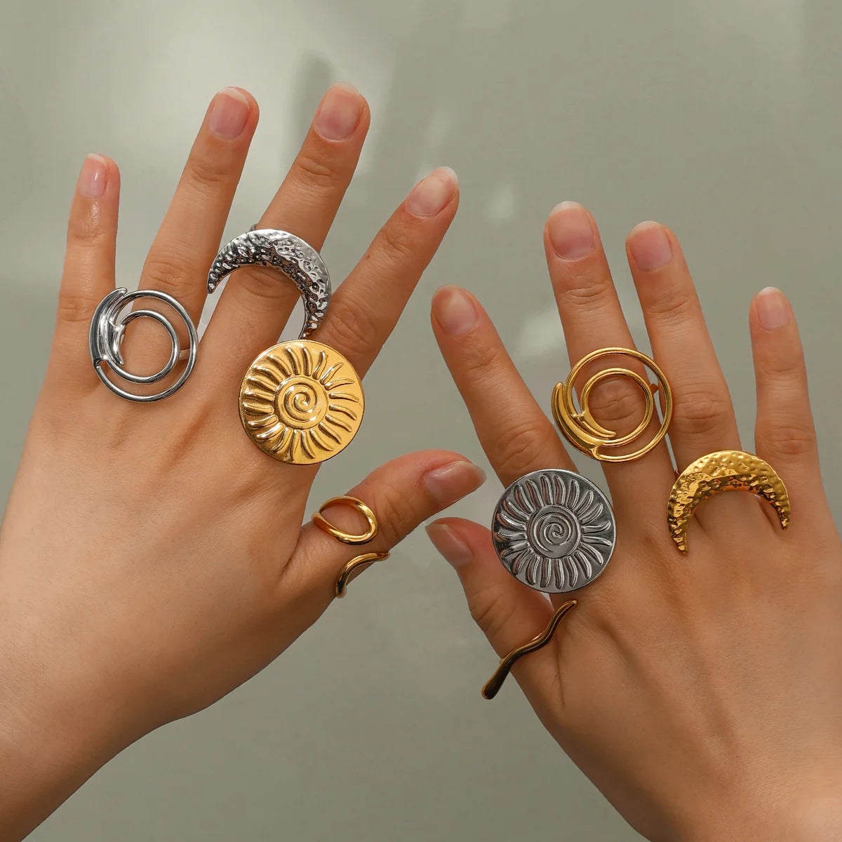 INS Style Summer Vintage Exaggerated 18K Gold Stainless Steel Round Middle Sunflower Moon Opening Ring Jewelry for Women