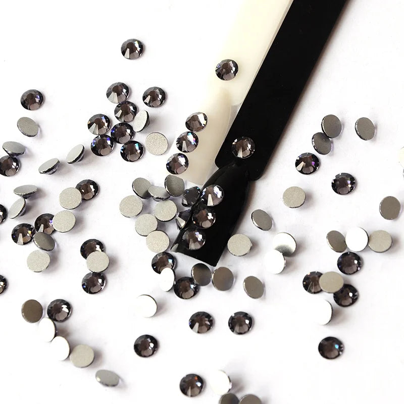 Wholesale Ss6/ss10/ss16/ss20/ss30 Tanzanite Bulk Rhinestones Non Hotfix Flatback Stones for Dress Decoration