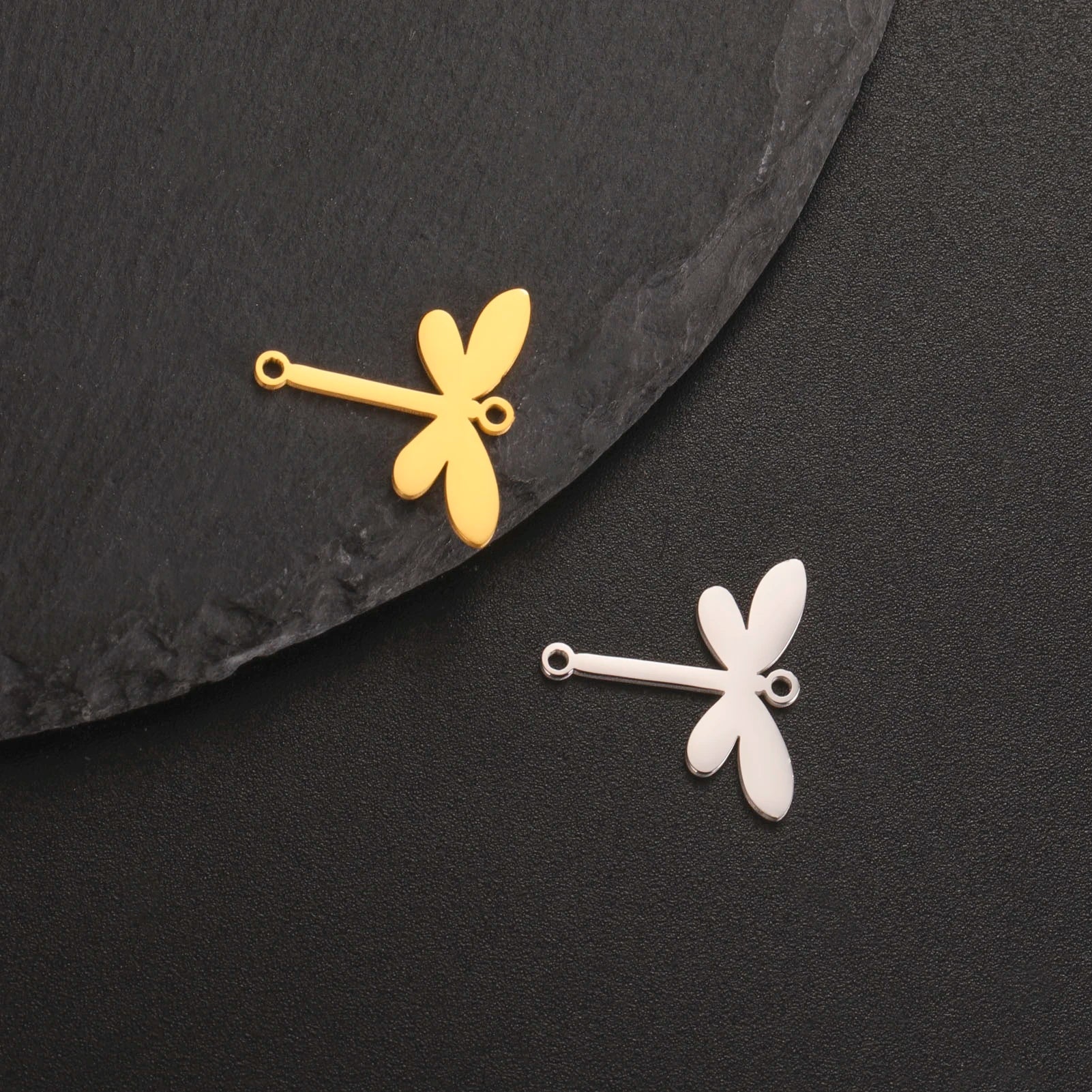 Stainless Steel Double Hole Dragonfly Charm for Bracelet Gold Plated Animal Dragonfly Pendant Jewelry Accessories for Necklace