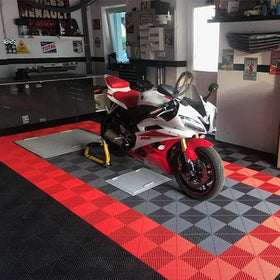 Mat Modular Durable Interlocking Garage Floor Tiles PP Anti-Slip Flooring 40*40*1.8cm Plastic Flooring