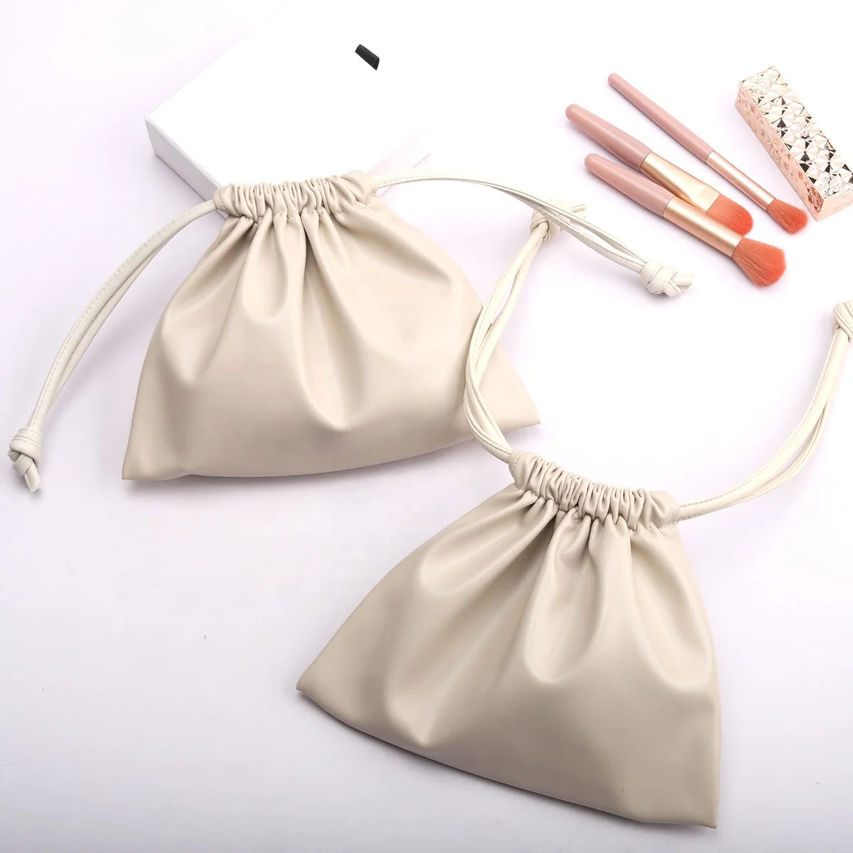 Wholesale Pu Leather Waterproof Drawstring Cosmetic Bag Luxury Makeup Brush Travel Packing Leather Pouch