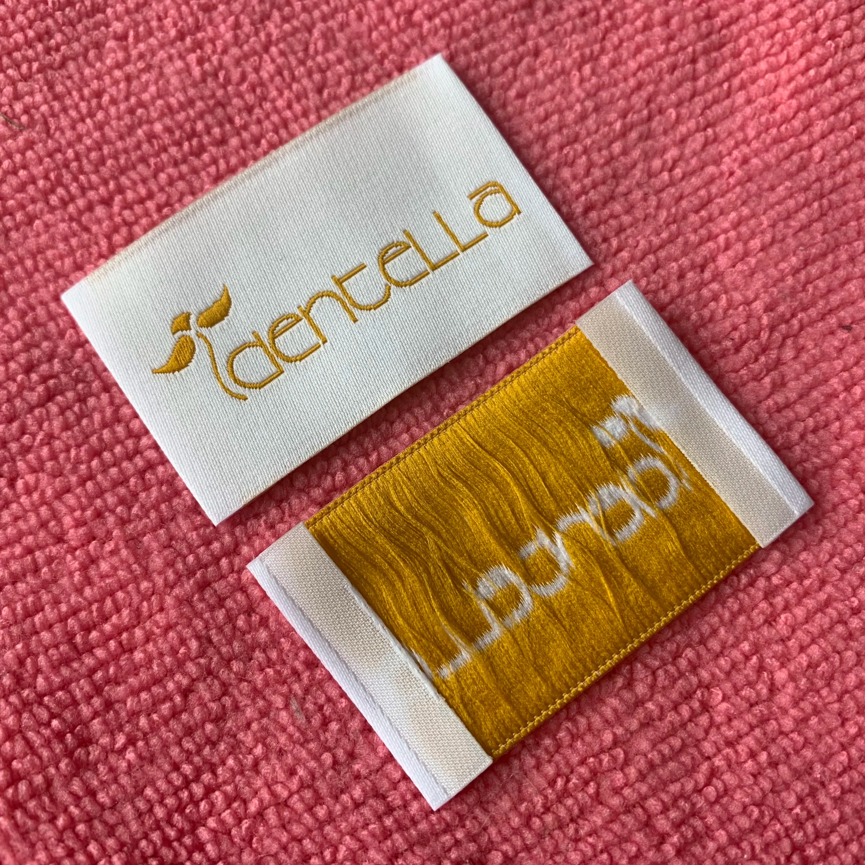 Free Design Thick Fabric Woven Labelgold logo Color Weaving Clothing Label for Skirt