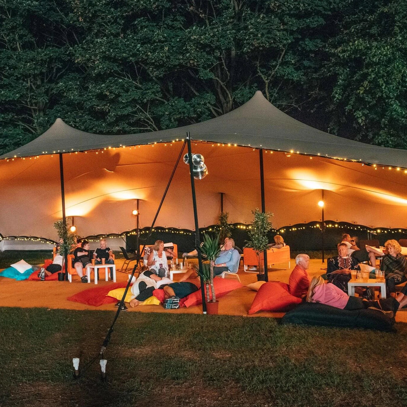 China Factory Price Outdoor White Portable Waterproof Fabric Party Camping Stretch Marquee Tent with Light