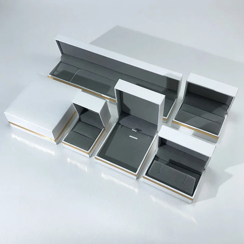 DAIHE 2024 Custom Jewelry Gift Box Ring Earrings Necklace Bracelet Packaging for a Stylish Presentation