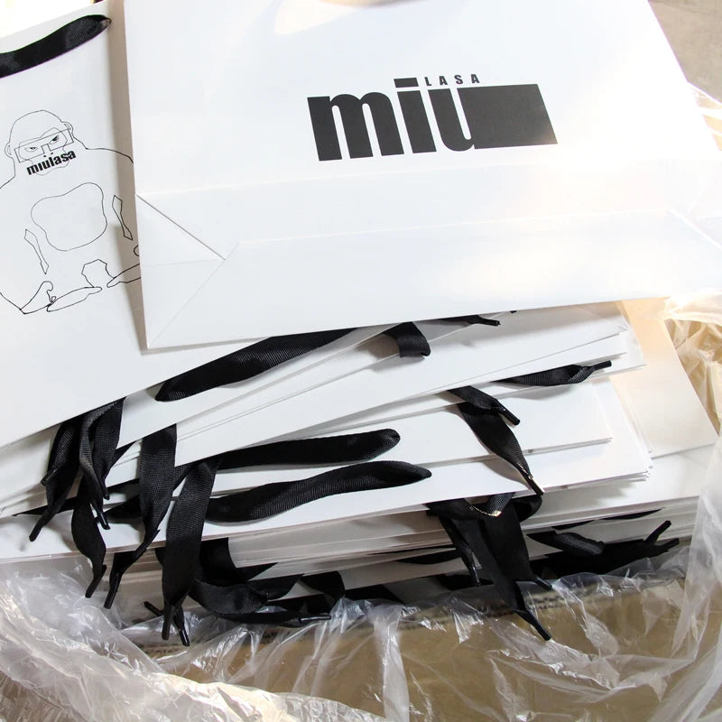 Wholesale Luxury Art Paper Bags for Clothing and Shoes Custom Logo Printed Cheap Packaging Option