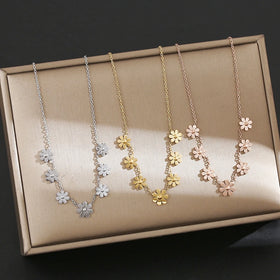 Women Jewelry 18k Gold Plated 7 Flower Shape Necklace Stainless Steel Daisy Flower Necklace